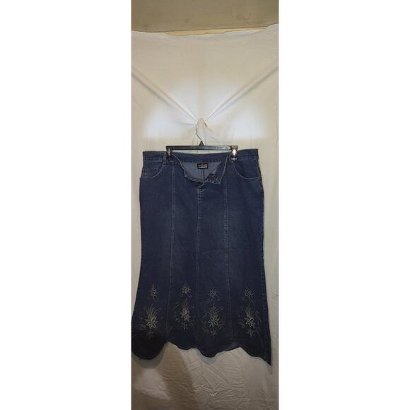 Long Blue Denim Maxi Skirt with Embroidered Floral Hem & Buckle Size 38 - Picture 1 of 6